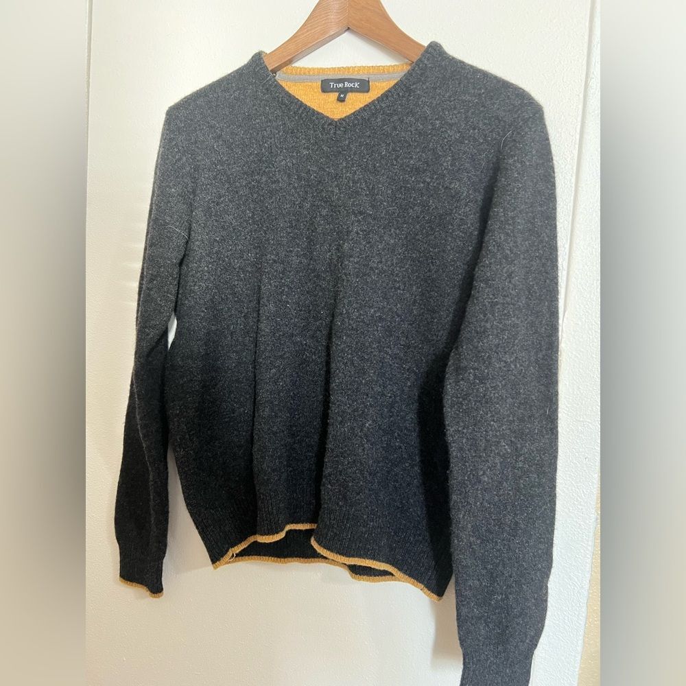 True Rock Woolf Charcoal V-Neck Sweater SzM Workcore Minimalist Winter Classic